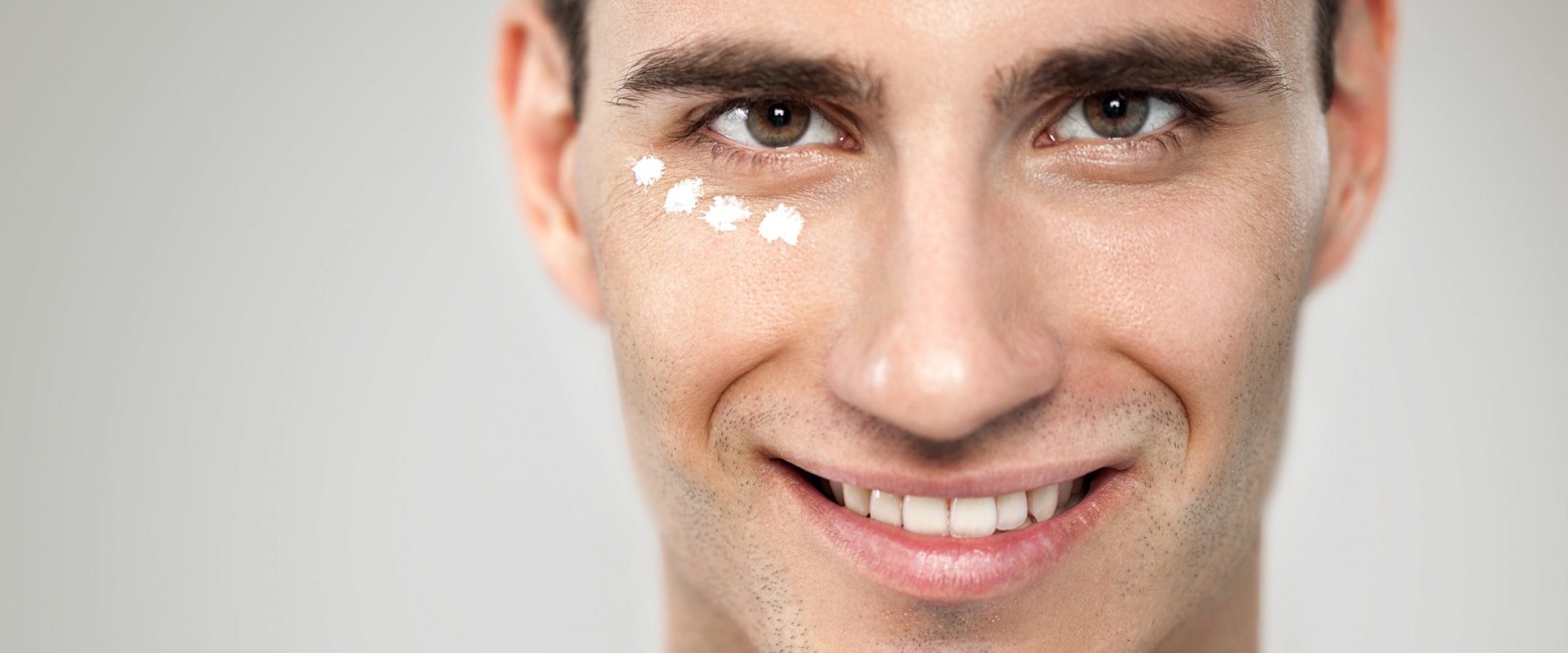 I migliori prodotti per il viso per uomini con pelle sensibile